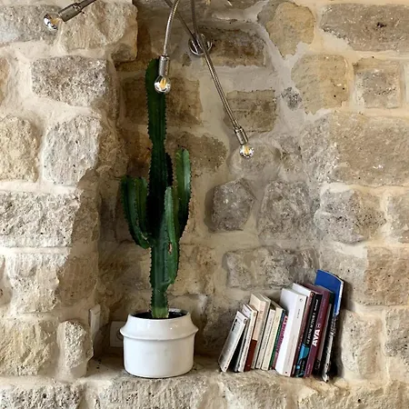 Charming * Issy-les-Moulineaux